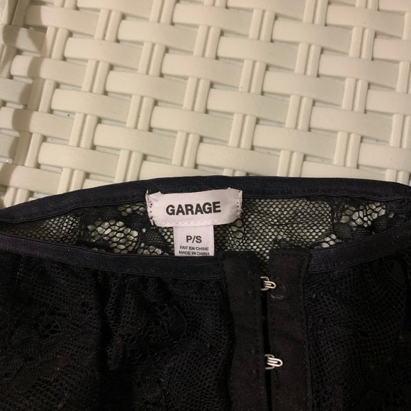 Lace Hook and Eye top🎉🍾👯‍♀️ - Picture 3 of 3